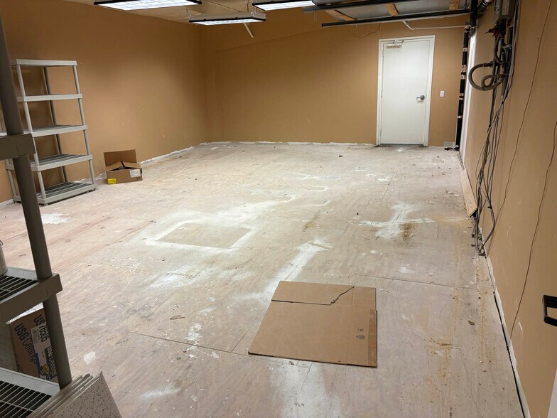 More Photos Of 5902 Winsome Ln, Houston Office Residential For Sale