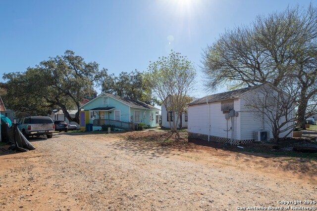 More Photos Of 1820 10th St, Floresville Freestanding For Sale