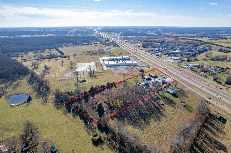 More Photos Of 22472 Highway MM, Lebanon Showroom For Sale