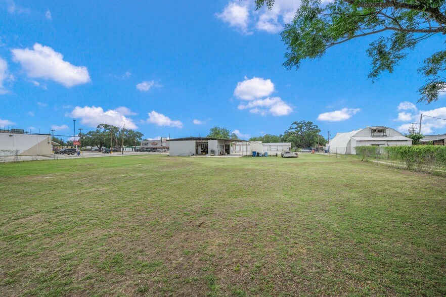More Photos Of 1421 2nd St, Pleasanton Auto Repair For Sale