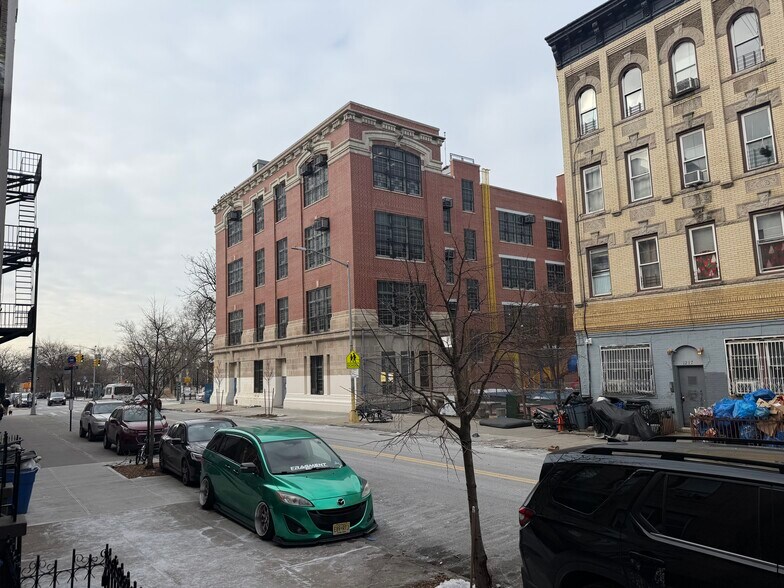 More Photos Of 1219 Halsey St, Brooklyn Apartments For Lease