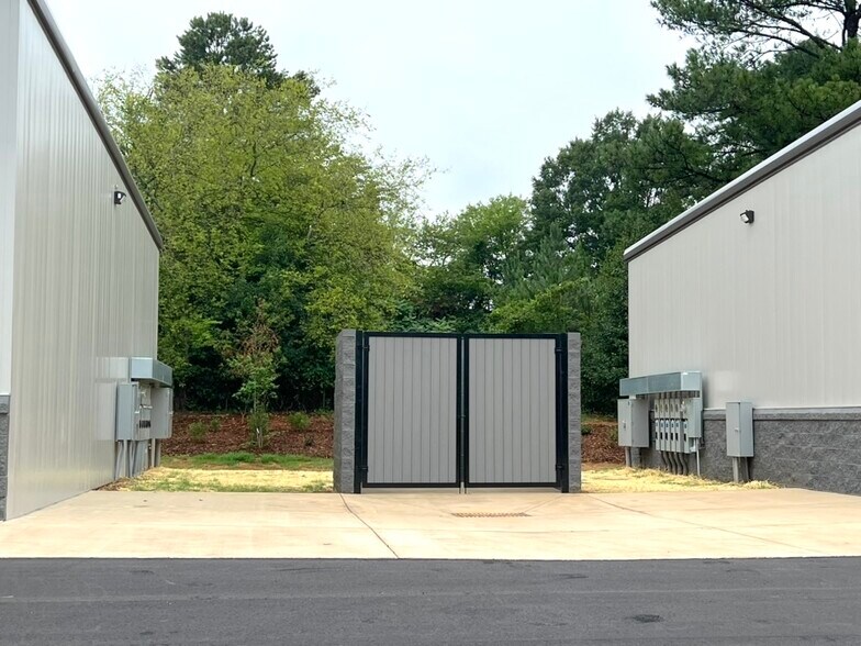 More Photos Of 1781 S NC 16 Business Hwy, Stanley Flex For Lease
