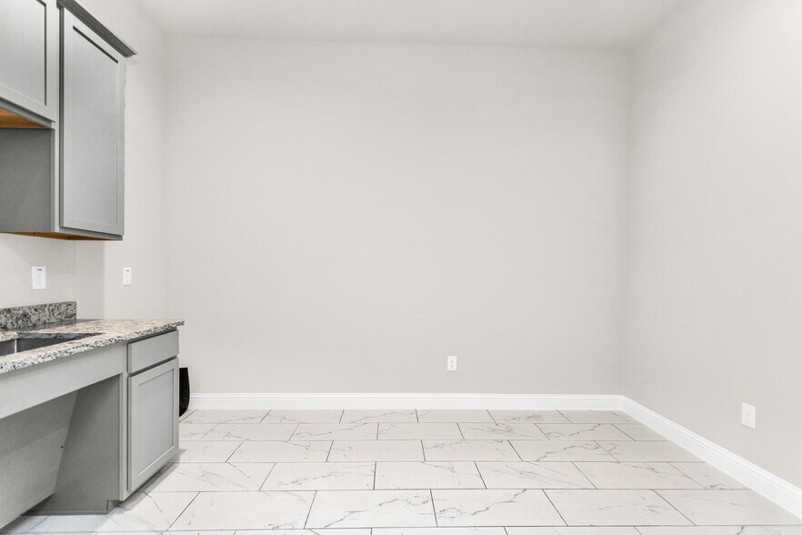 More Photos Of 6000 Alma Rd, McKinney Office For Lease