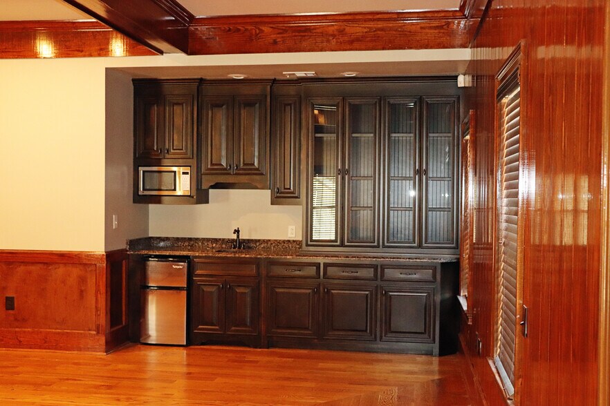 More Photos Of 2500 Northside Crossing, Macon-Bibb Office For Sale