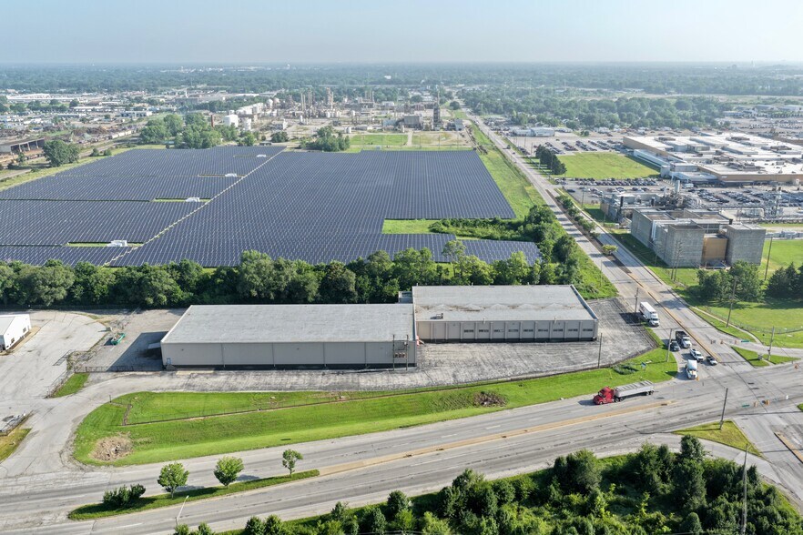 More Photos Of 2200 S Tibbs Ave, Indianapolis Manufacturing For Lease