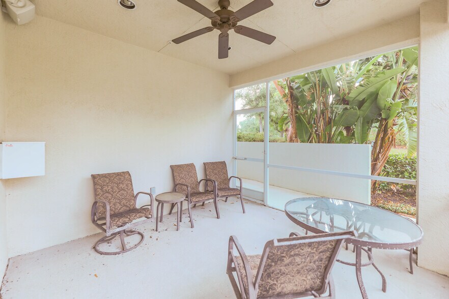 More Photos Of 9090 Park Royal Dr, Fort Myers Medical For Lease