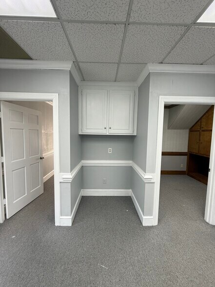 More Photos Of 2605 W Roosevelt Blvd, Monroe Loft Creative Space For Lease