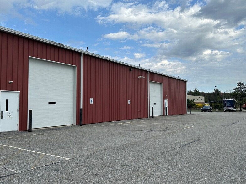 More Photos Of 16 High St, Plainville Service For Lease