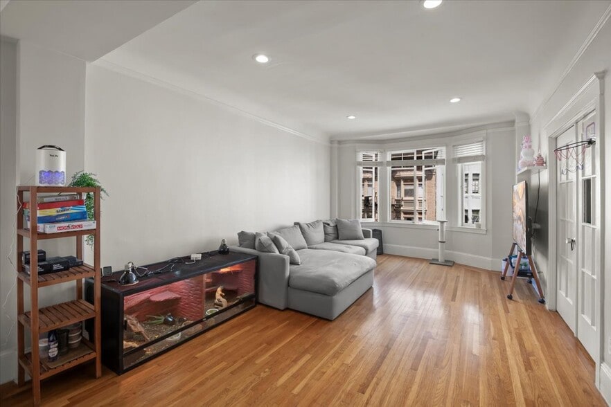 More Photos Of 425 Hyde St, San Francisco Apartments For Sale