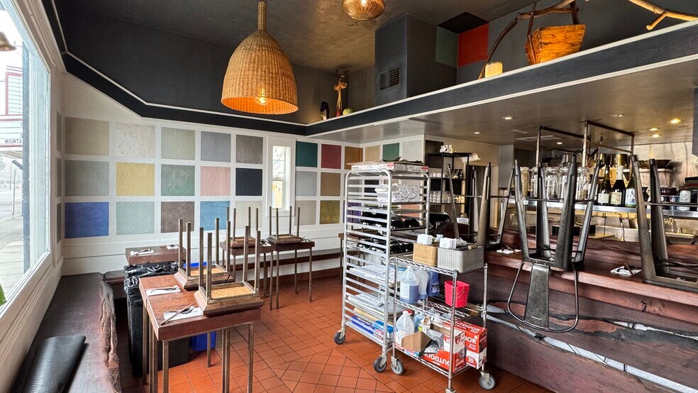 More Photos Of 35 E Commercial St, Willits Specialty For Sale