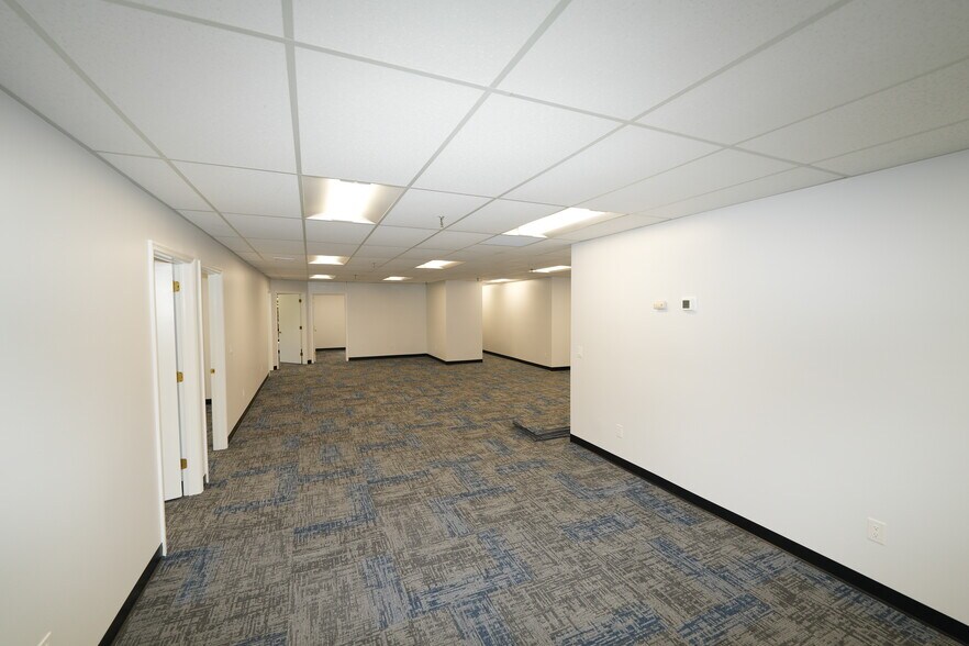 More Photos Of 171 Industrial Pky, Branchburg Manufacturing For Lease