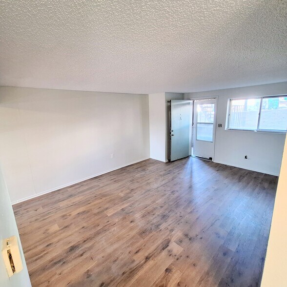 More Photos Of 1065 Magnolia St, Colorado Springs Apartments For Sale