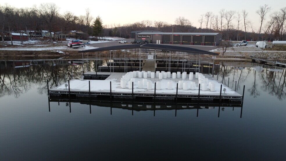 More Photos Of 27 Lighthouse Marina Rd, Sunrise Beach General Retail For Sale