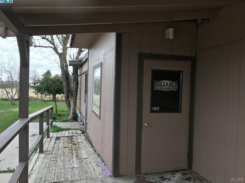 More Photos Of 11280 10 1/2 Ave, Hanford Service For Sale