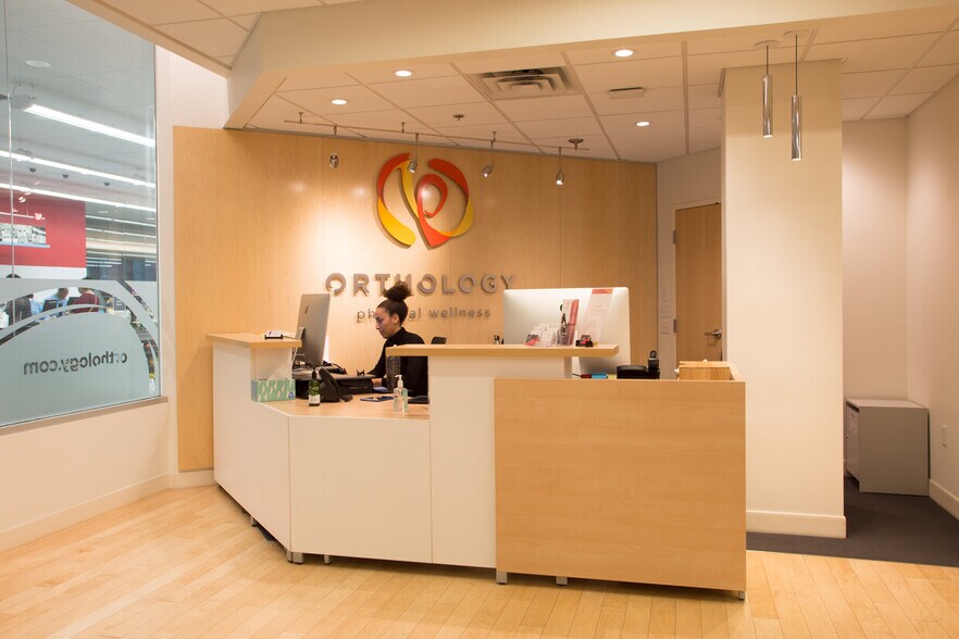 More Photos Of 655 Nicollet Mall, Minneapolis Office For Lease