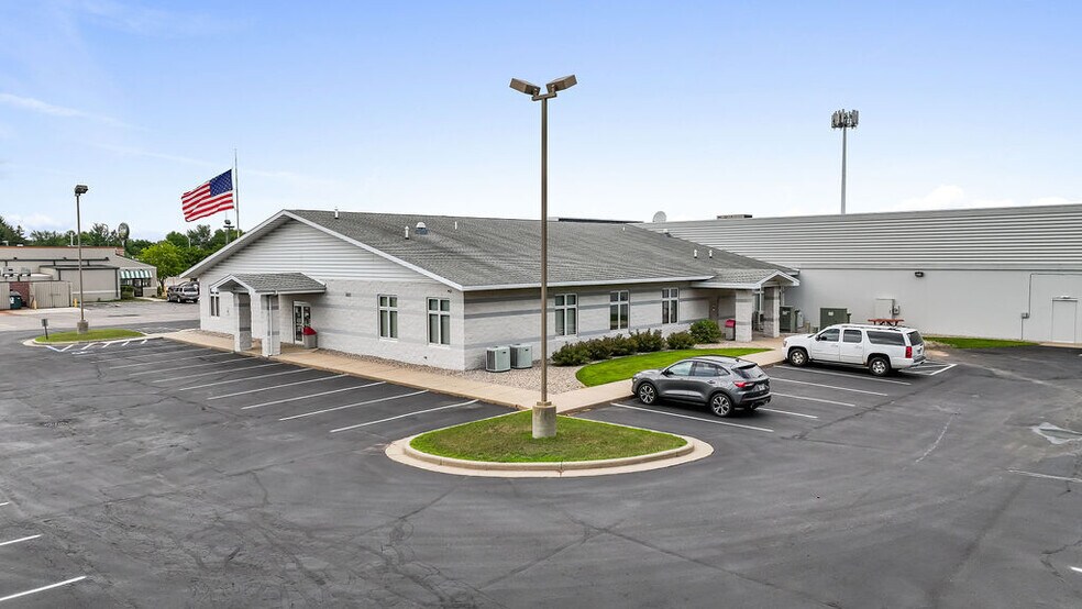 More Photos Of 2213 8th St S, Wisconsin Rapids Office For Sale