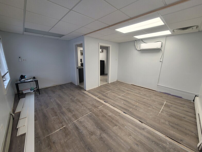 More Photos Of 14340 S La Grange Rd, Orland Park Office Residential For Sale