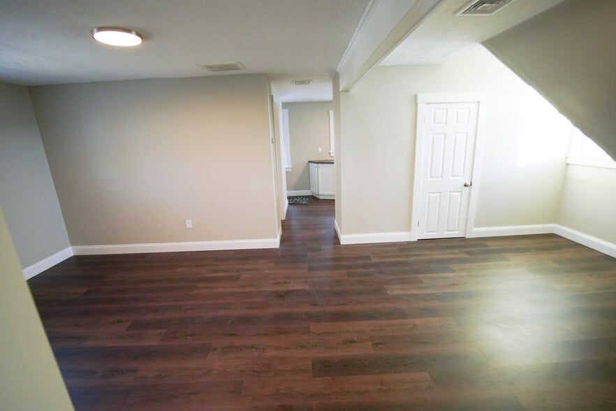 More Photos Of 5 Oak St, Middleborough Apartments For Sale