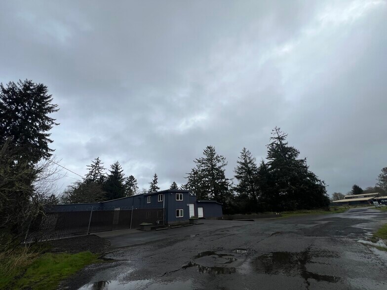 More Photos Of 1425 SE 9th St, Warrenton Warehouse For Lease