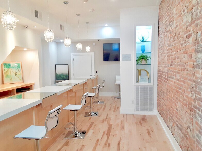 More Photos Of 805 N Howard St, Baltimore Storefront Retail Residential For Sale
