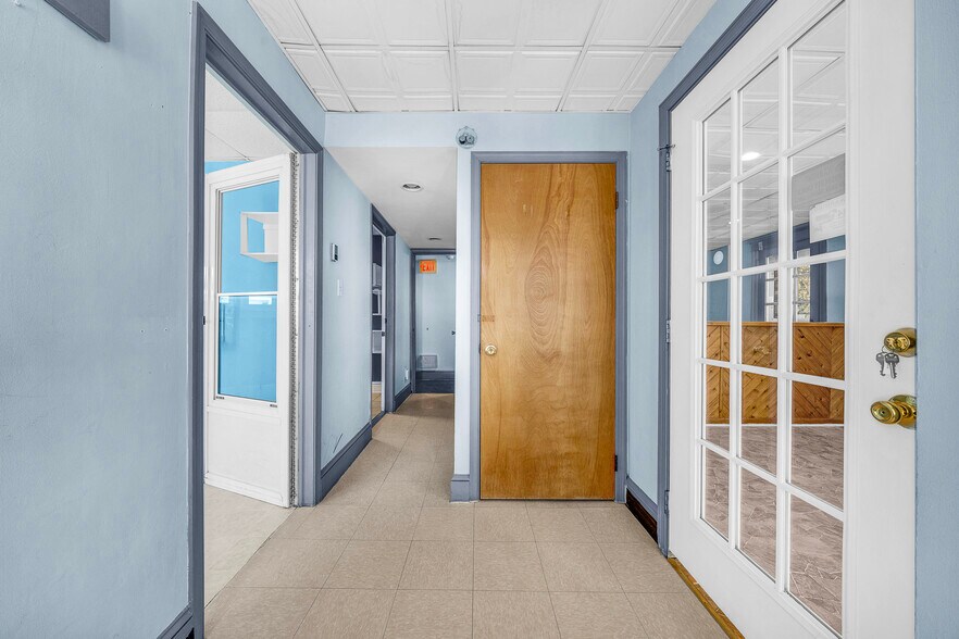 More Photos Of 317 W Johnson Hwy, Norristown Office Residential For Sale