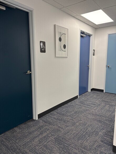 More Photos Of 414 W Parkway St, Denton Loft Creative Space For Sale