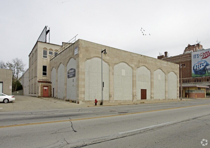 More Photos Of 3831 W Wells St, Milwaukee Manufacturing For Sale