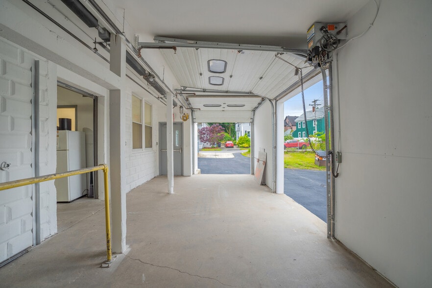 More Photos Of 72 S Kimball St, Haverhill Warehouse For Sale
