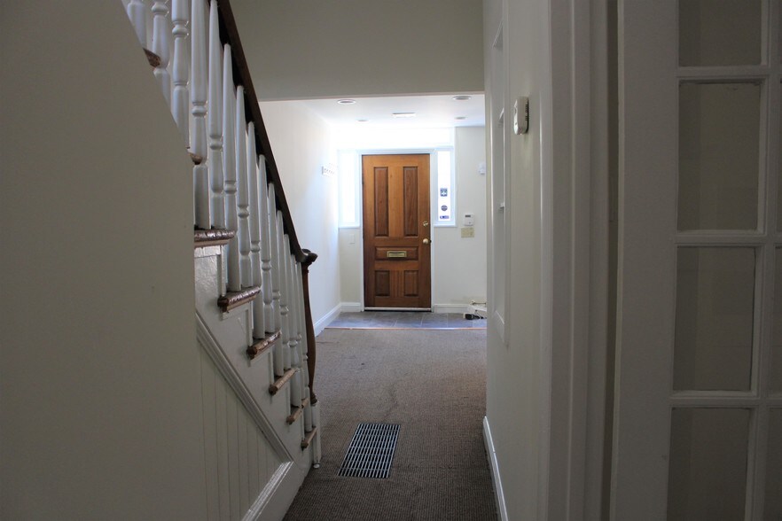 More Photos Of 1804 T St NW, Washington Office For Lease