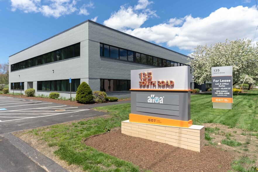 More Photos Of 135 South Rd, Bedford Flex For Lease