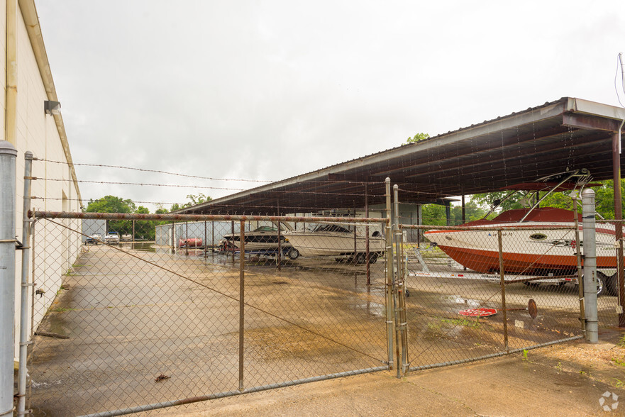 Primary Photo Of 419 S Airline Hwy, Gonzales Warehouse For Lease