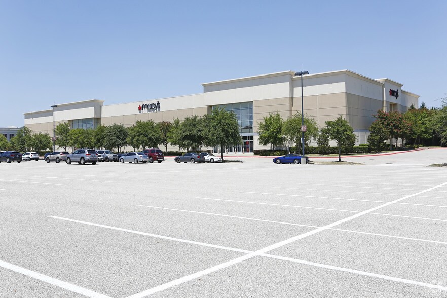 More Photos Of 245 Cedar Sage Dr, Garland Unknown For Lease