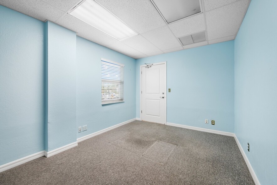 More Photos Of 255 Commercial Blvd, Lauderdale By The Sea Storefront Retail Office For Lease