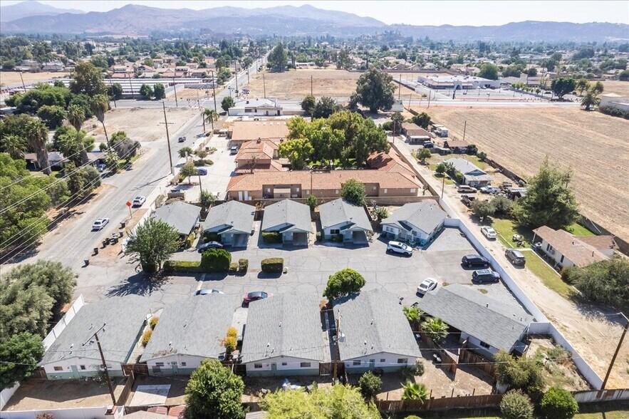 More Photos Of 171 N Hemet St, Hemet Apartments For Sale