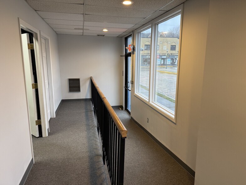 More Photos Of 1101 5th Ave, Coraopolis Office For Sale