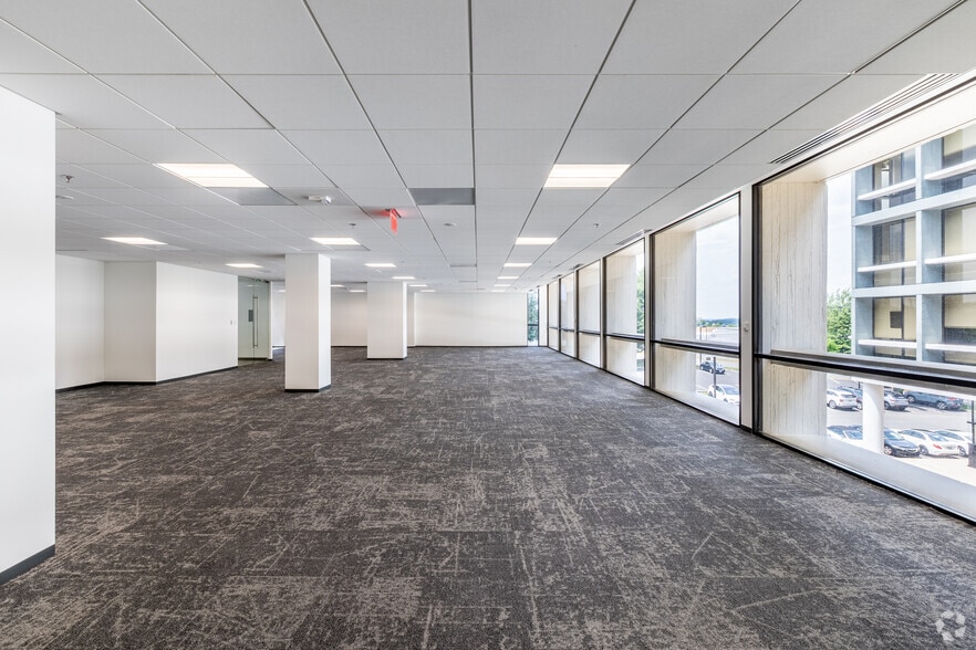 More Photos Of 8320 Old Courthouse Rd, Vienna Office For Lease