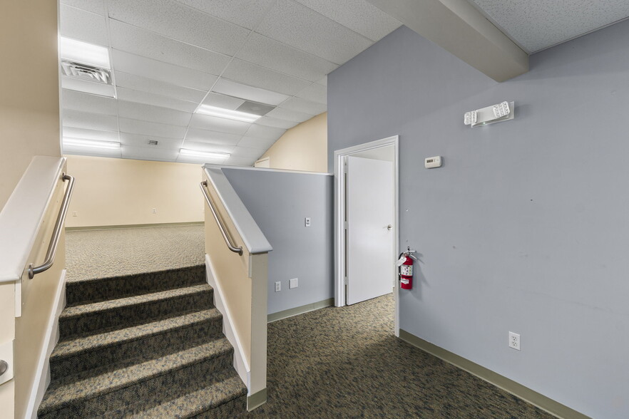 More Photos Of 900 SE Ocean Blvd, Stuart Medical For Sale