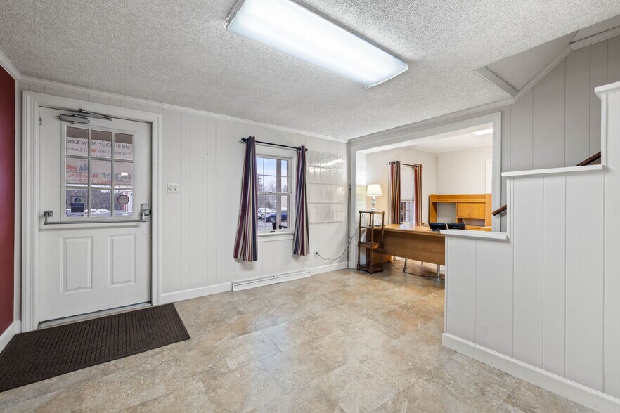 More Photos Of 521 N Derr Dr, Lewisburg Office Residential For Sale