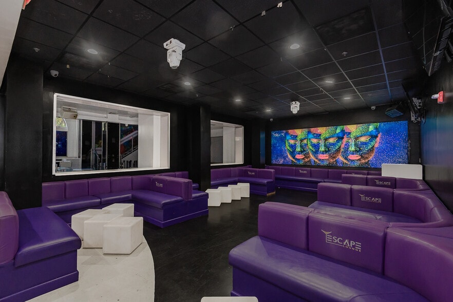 More Photos Of 145 SW 1st Ave, Fort Lauderdale Bar For Lease
