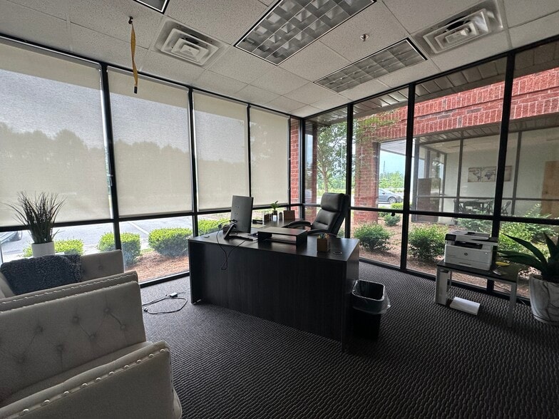 More Photos Of 540 Jimmy Deloach Pky, Savannah Warehouse For Lease