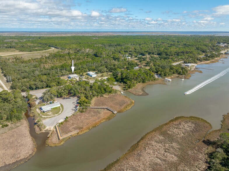 More Photos Of 631 W Us-98, Apalachicola General Retail For Sale