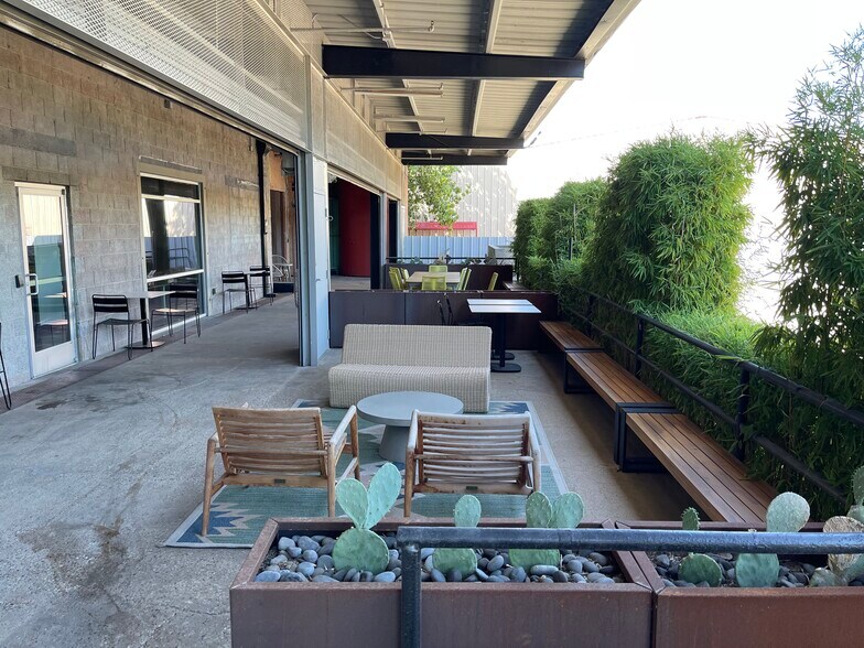 More Photos Of 4000 East Side Ave, Dallas Loft Creative Space For Lease