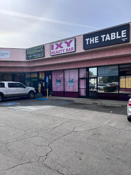 More Photos Of 17703-17715 Saticoy St, Reseda Unknown For Lease