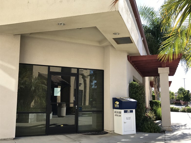 More Photos Of 31685 Temecula Pky, Temecula Freestanding For Lease