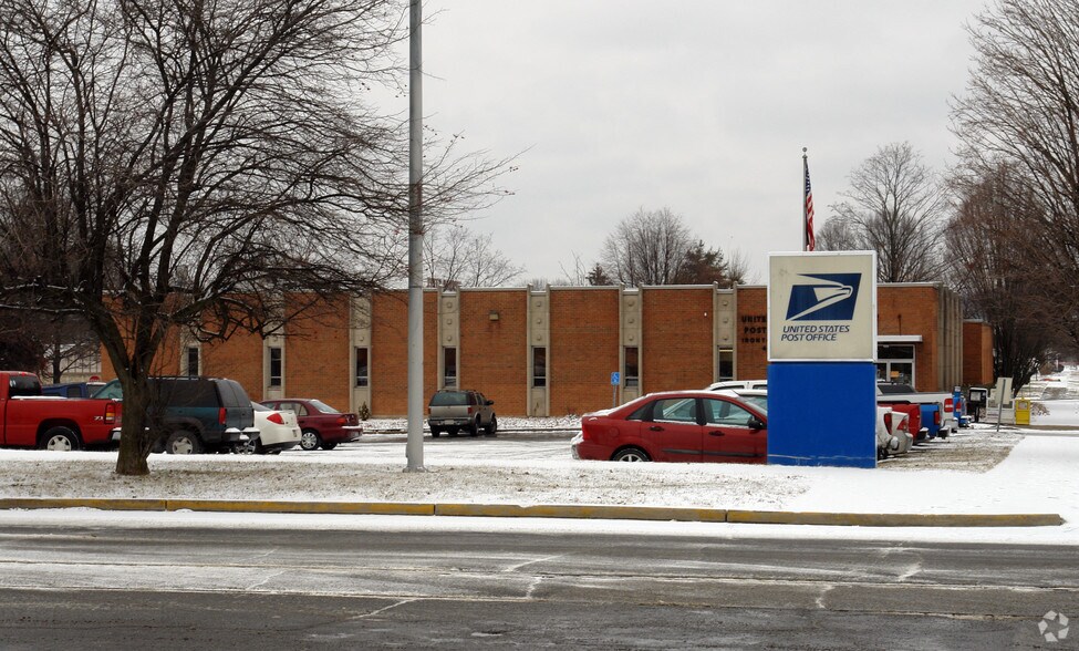 More Photos Of 214 N 4th St, Ironton Post Office For Lease