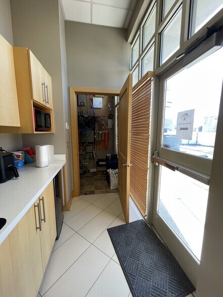More Photos Of 1215 N 500 W, Provo Storefront For Lease