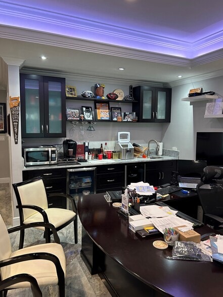 More Photos Of 150 Dog Track Rd, Longwood Office For Sale