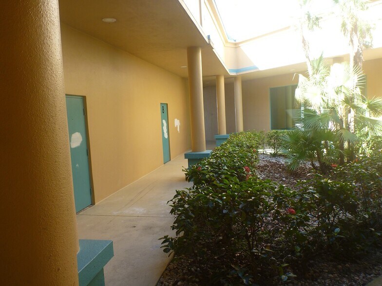More Photos Of 1708 Cape Coral Pky, Cape Coral Medical For Lease