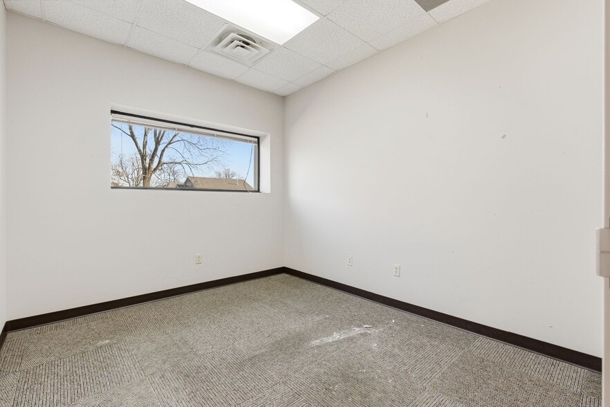 More Photos Of 1612 N Osteopathy, Kirksville Office For Sale