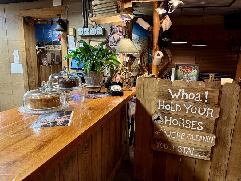 More Photos Of 601 N 1st St, Pulaski Restaurant For Sale